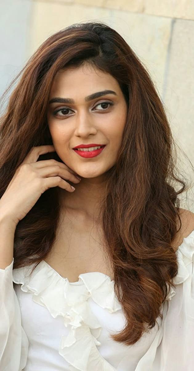 Aakanksha Singh  Height, Weight, Age, Stats, Wiki and More